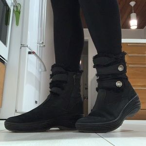 Pajar black winter boots. Side zip. Size EU 40/US 10.